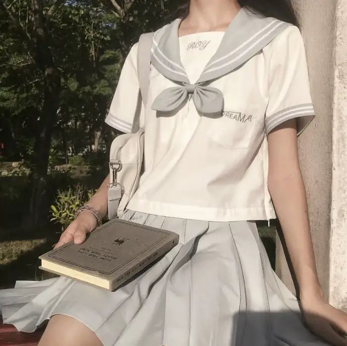 我出山以为无敌了却发现没有钱